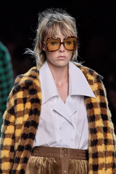 Look 25